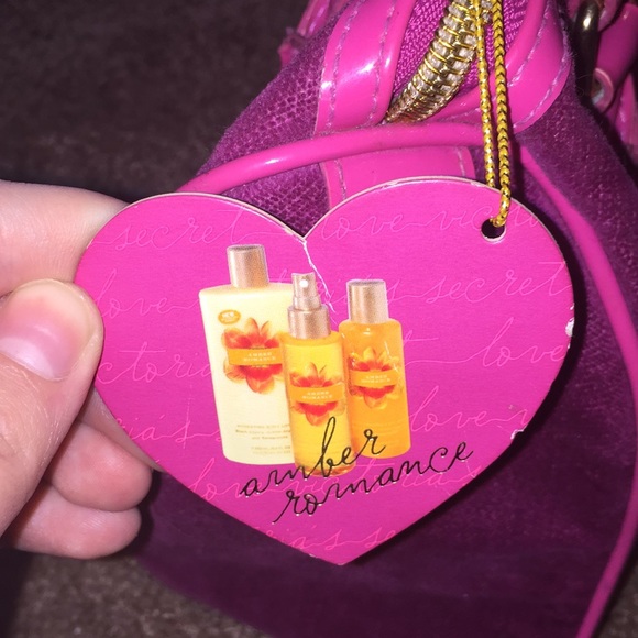 Burgundy Vs Makeup Bag - Picture 3 of 5